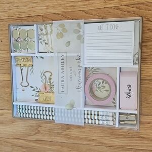 NIB Laura Ashley Stationery Deluxe Set